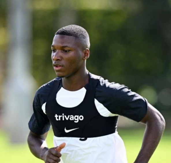 英超VAR争议裁决机制剖析：以凯塞多铲球事件为例