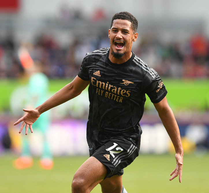 英超第17轮埃弗顿与阿森纳之战：点球争议的深度剖析