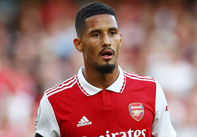 英超第17轮埃弗顿与阿森纳之战：点球争议的深度剖析