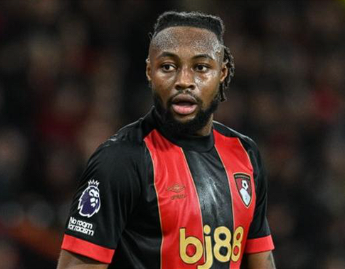 联赛杯半决赛首回合：塞梅尼奥闪耀，曼城客场奏凯