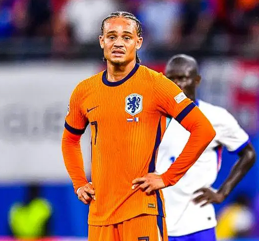 西蒙斯单场传球显威力，创英超赛季单场穿透防线传球新高